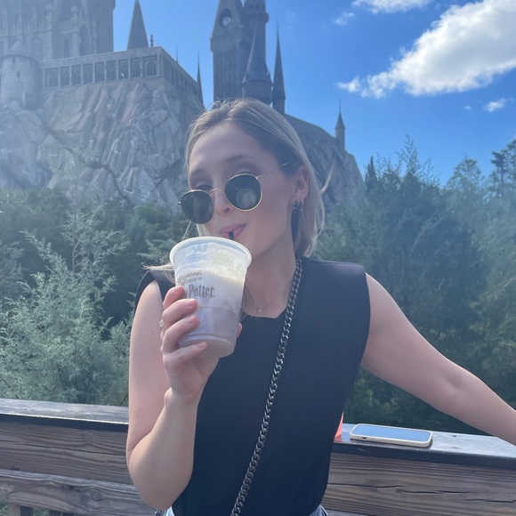 Meet your Posher, Kate - Picture 1 of 1